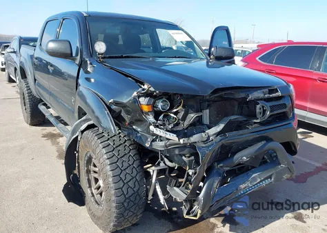 2013 Toyota Tacoma Base V6 z USA, uszkodzony, nr VIN 3TMLU4EN6DM132373